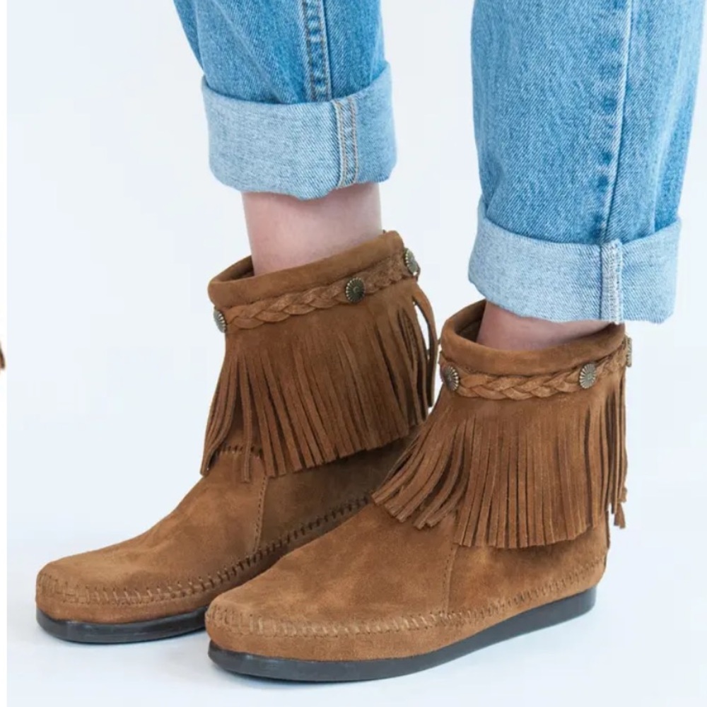 Minnetonka Western aztec suede leather fringe brown ankle boots 9